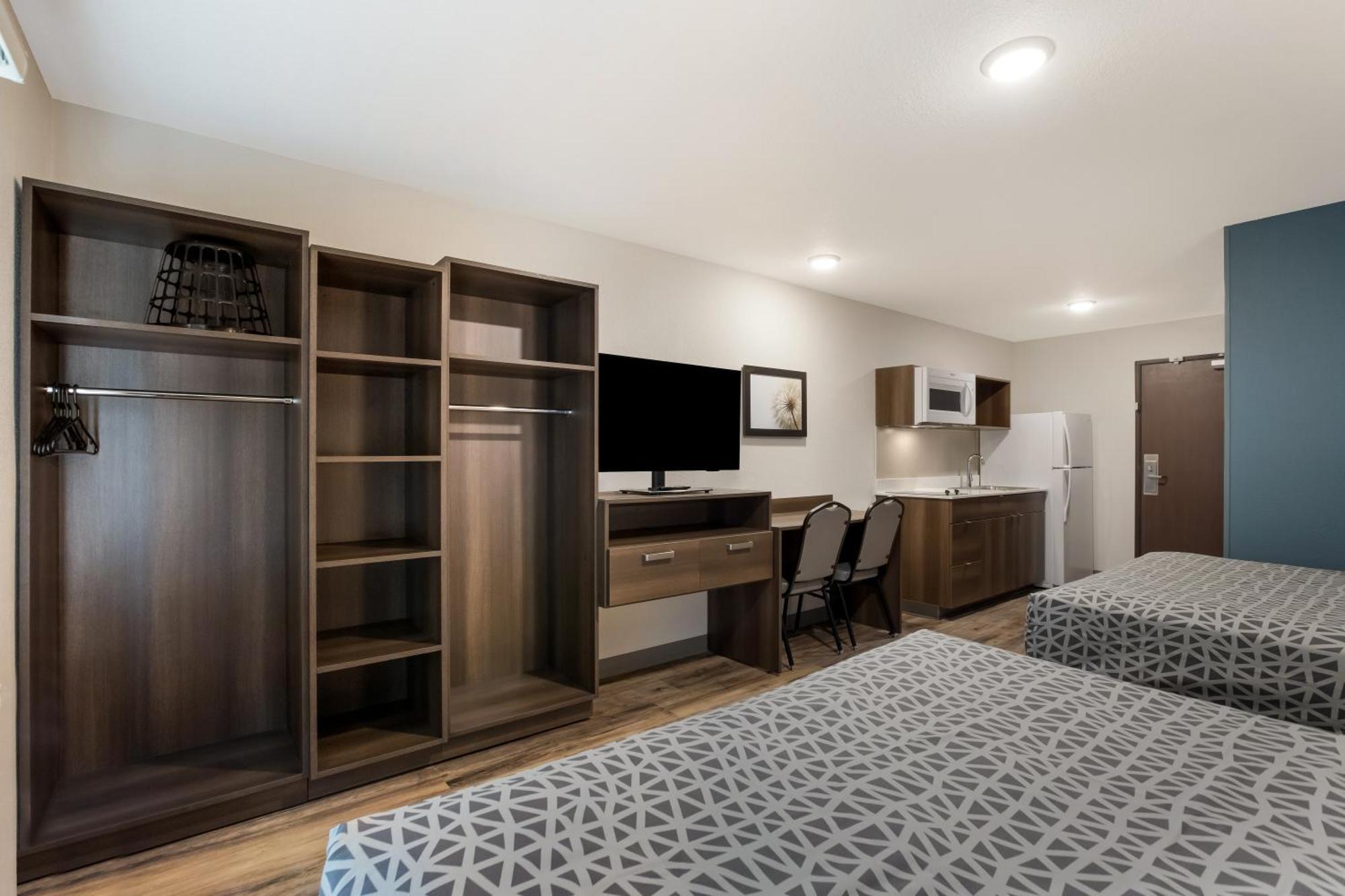 Woodspring Suites Corona Exterior foto