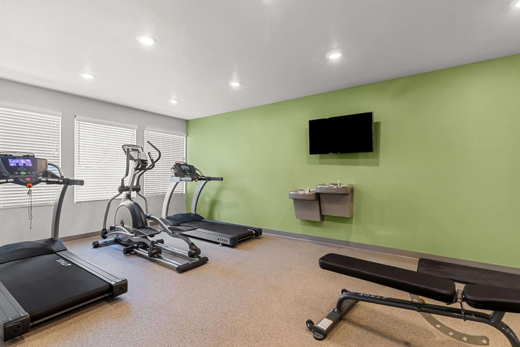 Woodspring Suites Corona Exterior foto